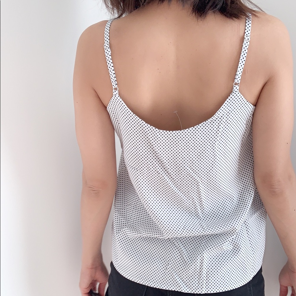 WHITE V NECK BOTTON CAMISOLE - BLACK POLKADOTS - Picture 4 of 7